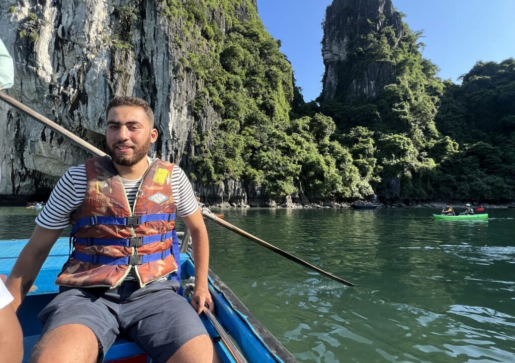 having fun in vietnam in Halong bay and kayaking